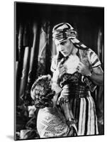 Le Fils du Sheik The Son of the Sheik by George Fitzmaurice with Rudolph Valentino and Vilma Banky,-null-Mounted Photo
