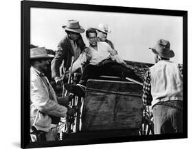 Le Gaucher THE LEFT HANDED GUN by ArthurPenn with Paul Newman en, 1957 (b/w photo)-null-Framed Photo