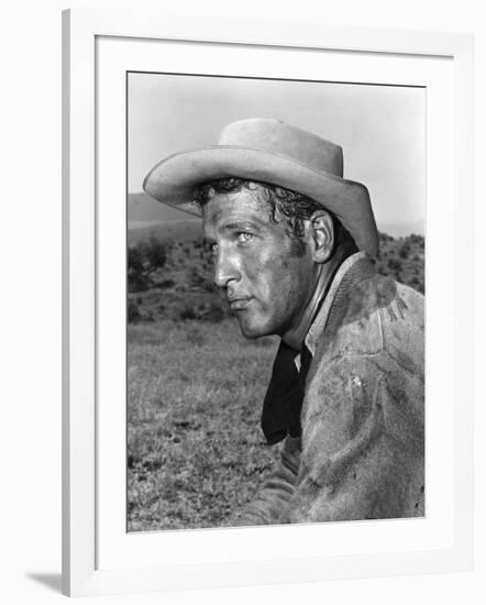 Le Gaucher THE LEFT HANDED GUN by ArthurPenn with Paul Newman en, 1957 (b/w photo)-null-Framed Photo