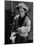 Le Gaucher THE LEFT HANDED GUN by ArthurPenn with Paul Newman en, 1957 (b/w photo)-null-Mounted Photo
