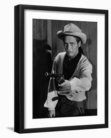 Le Gaucher THE LEFT HANDED GUN by ArthurPenn with Paul Newman en, 1957 (b/w photo)-null-Framed Photo