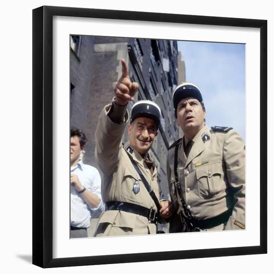 Le Gendarme A New-York (photo)-null-Framed Photo