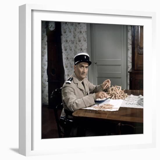 Le Gendarme Se Marie (photo)-null-Framed Photo