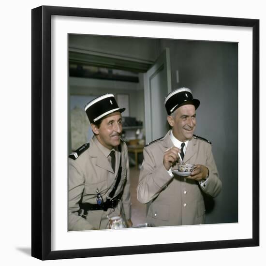 Le Gendarme Se Marie (photo)-null-Framed Photo