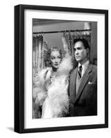 Le grand alibi STAGE FRIGHT by Alfred Hitchcock with Marlene Dietrich, Richard Todd, 1950 (Costumes-null-Framed Photo