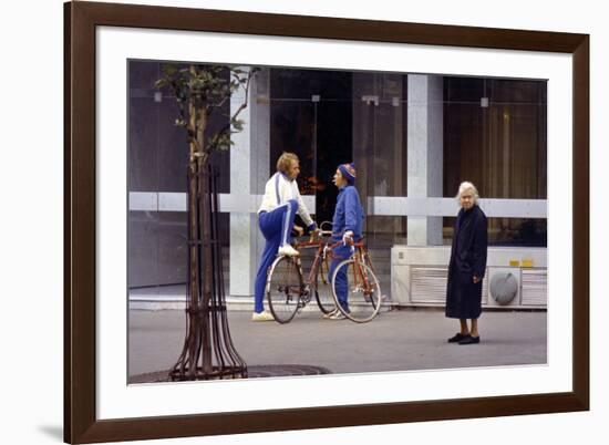 Le grand blond with une chaussure noire by YvesRobert with Pierre Richard and et Jean Carmet, 1972 -null-Framed Photo