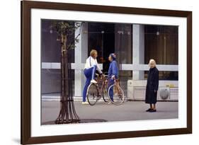 Le grand blond with une chaussure noire by YvesRobert with Pierre Richard and et Jean Carmet, 1972 -null-Framed Photo