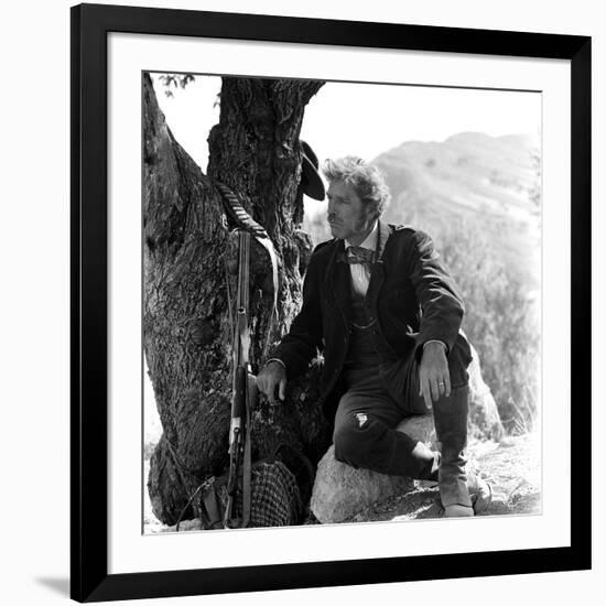 LE GUEPARD, 1963 par LUCHINO VISCONTI with Burt Lancaster (b/w photo)-null-Framed Photo