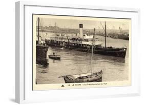 Le Havre, Dampfschiff Le Trouville Sortant Du Port-null-Framed Giclee Print