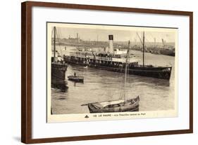 Le Havre, Dampfschiff Le Trouville Sortant Du Port-null-Framed Giclee Print