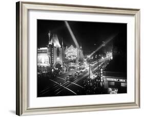 Le Jour De L'Ouverture Opening Day a Hollywood 1927 Salle De Cinema-null-Framed Photo