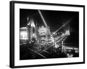 Le Jour De L'Ouverture Opening Day a Hollywood 1927 Salle De Cinema-null-Framed Photo