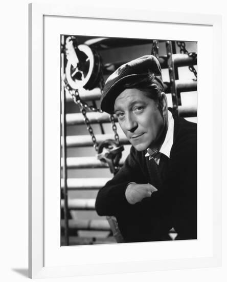 LE JOUR SE LEVE, 1939 directed by MARCEL CARNE Jean Gabin (b/w photo)-null-Framed Photo