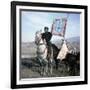 Le Lion and le Vent THE WIND AND THE LIONde John Milius with Sean Connery, 1975 (photo)-null-Framed Photo