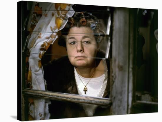 LE LOCATAIRE, 1976 directed by ROMAN POLANSKI Shelley Winters (photo)-null-Stretched Canvas