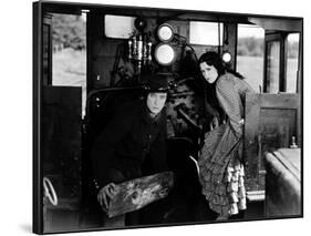 Le mecano by la General THE GENERAL by and with Buster Keaton, Marion Mack, 1927 (b/w photo)-null-Framed Photo
