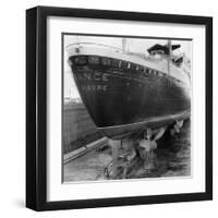 Le paquebot France dans le chantier naval de Saint Nazaire, 1961-Charles Delius-Framed Giclee Print