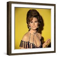 LE PLUS VIEUX METIER DU MONDE, 1967 directed by MICHAEL PFLEGHAR Raquel Welch (photo)-null-Framed Photo