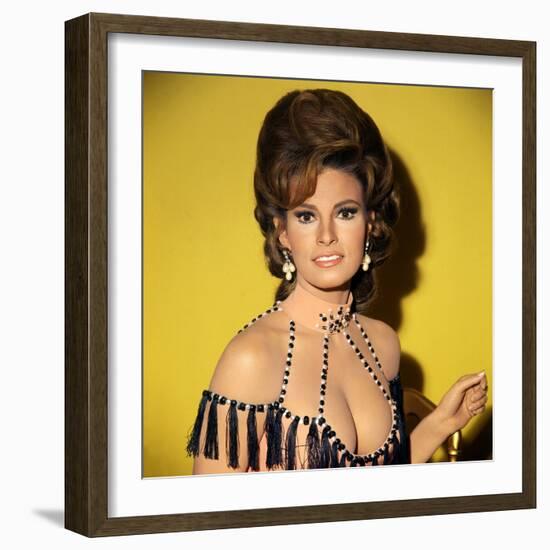 LE PLUS VIEUX METIER DU MONDE, 1967 directed by MICHAEL PFLEGHAR Raquel Welch (photo)-null-Framed Photo