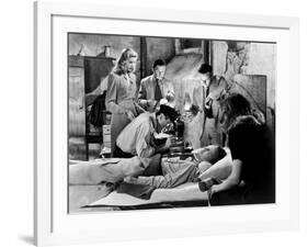 Le Port by l'Angoisse TO HAVE AND HAVE NOT by Howard Hawks, 1944-null-Framed Photo