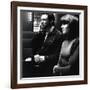 Le realisateur Alan Pakula and Jane Fonda sur le tournage du film Klute en, 1971 (b/w photo)-null-Framed Photo