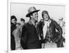 Le realisateur George Roy Hill and Robert Redford sur le tournage du film La Kermesse des Aigles TH-null-Framed Photo