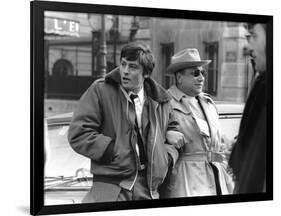 Le realisateur Jean-Pierre Melville and Alain Delon sur le tournage du film Un Flic, 1972 (b/w phot-null-Framed Photo