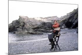 Le realisateur John Badham sur le tournage du filmb Dracula en, 1979 On the set, John Badham (direc-null-Mounted Photo