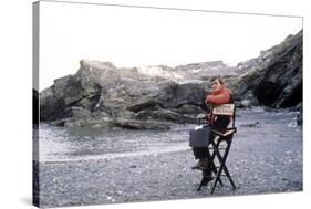 Le realisateur John Badham sur le tournage du filmb Dracula en, 1979 On the set, John Badham (direc-null-Stretched Canvas