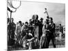 Le realisateur John Ford dirige Constance Towers and John Wayne sur le tournage du film Les Cavalie-null-Mounted Photo