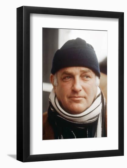 Le realisateur John Schlesinger sur le tournage du film Marathon Man, 1976 (photo)-null-Framed Photo