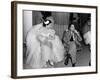 Le realisateur Mervin Leroy and Vivien Leigh sur le tournage du film La Valse dans l'ombre WATERLOO-null-Framed Photo