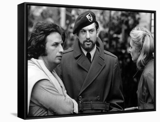 Le realisateur Michael Cimino,Robert by Niro and Meryl Streep sur le tournage du film Voyage au bou-null-Framed Stretched Canvas