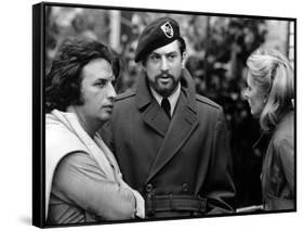 Le realisateur Michael Cimino,Robert by Niro and Meryl Streep sur le tournage du film Voyage au bou-null-Framed Stretched Canvas