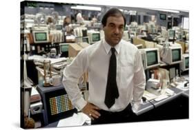 Le realisateur Oliver Stone sur le tournage du film Wall street en, 1987 (photo)-null-Stretched Canvas