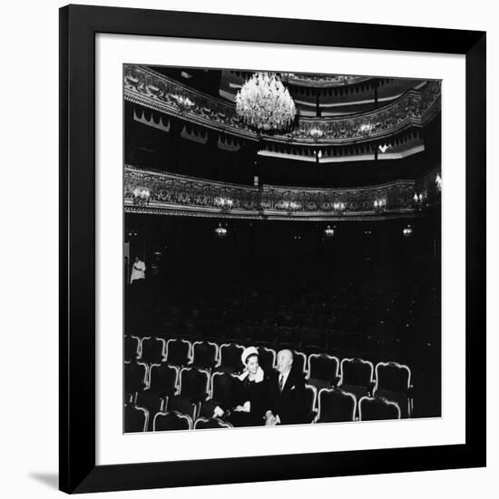 Le realisateur Otto Preminger and Romy Schneider sur le tournage du film Le Cardinal THE CARDINAL, -null-Framed Photo