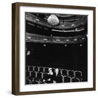 Le realisateur Otto Preminger and Romy Schneider sur le tournage du film Le Cardinal THE CARDINAL, -null-Framed Photo