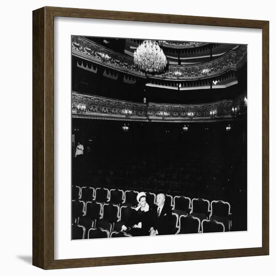 Le realisateur Otto Preminger and Romy Schneider sur le tournage du film Le Cardinal THE CARDINAL, -null-Framed Photo