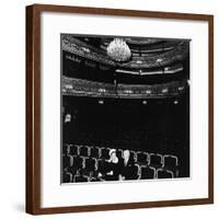 Le realisateur Otto Preminger and Romy Schneider sur le tournage du film Le Cardinal THE CARDINAL, -null-Framed Photo