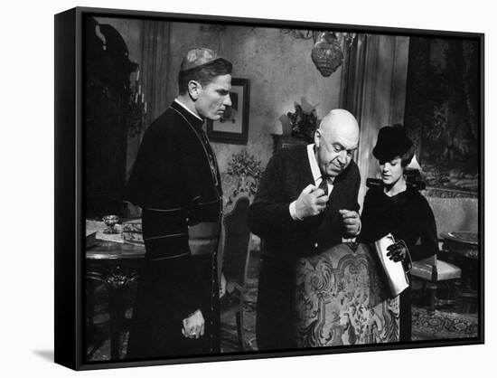 Le realisateur Otto Preminger,Tom Tryron and Romy Schneider sur le tournage du film Le Cardinal THE-null-Framed Stretched Canvas