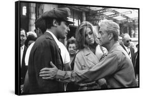 Le realisateur Rene Clement, Alain Delon and Jane Fonda sur le tournage du film Les Felins en, 1963-null-Framed Stretched Canvas