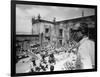 Le realisateur Sam Peckinpah sur le tournage du film La Horde Sauvage THE WILD BUNCH, 1969 (b/w pho-null-Framed Photo