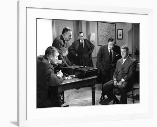 Le rouge est mis de GillesGrangier avec Jean Gabin 1957-null-Framed Photo