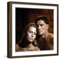 Le Seigneur by la Guerre THE WAR LORD by FranklinSchaffner with Rosemary Forsyth and Charlton Hesto-null-Framed Photo