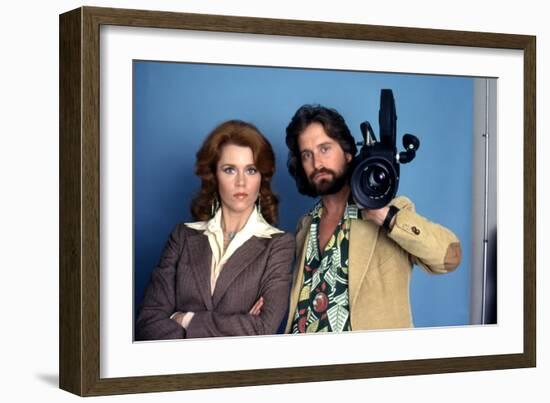 Le Syndrome Chinois THE CHINA SYNDROME by James Bridges with Michael Douglas and Jane Fonda, 1979 (-null-Framed Photo