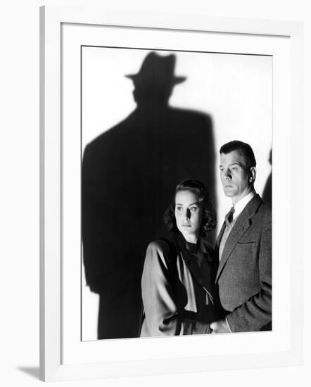 Le Troisieme Homme THE THIRD MAN by Carol Reed with Alida Valli and Joseph Cotten, 1949 (b/w photo)-null-Framed Photo