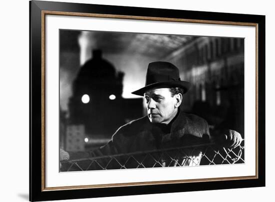 Le Troisieme Homme THE THIRD MAN by Carol Reed with Joseph Cotten, 1949 (b/w photo)-null-Framed Photo