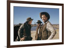 Le Vent by la Plaine THE UNFORGIVEN by JohnHuston with Doug McClure, Audie Murphy and Burt Lancaste-null-Framed Photo