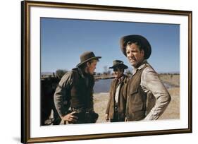 Le Vent by la Plaine THE UNFORGIVEN by JohnHuston with Doug McClure, Audie Murphy and Burt Lancaste-null-Framed Photo