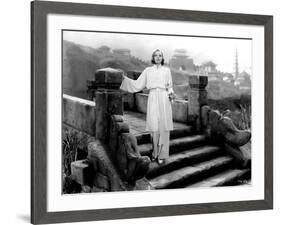 Le Voile des illusions THE PAINTED VEIL by Richard Boleslawski with Greta Garbo, 1934 (b/w photo)-null-Framed Photo